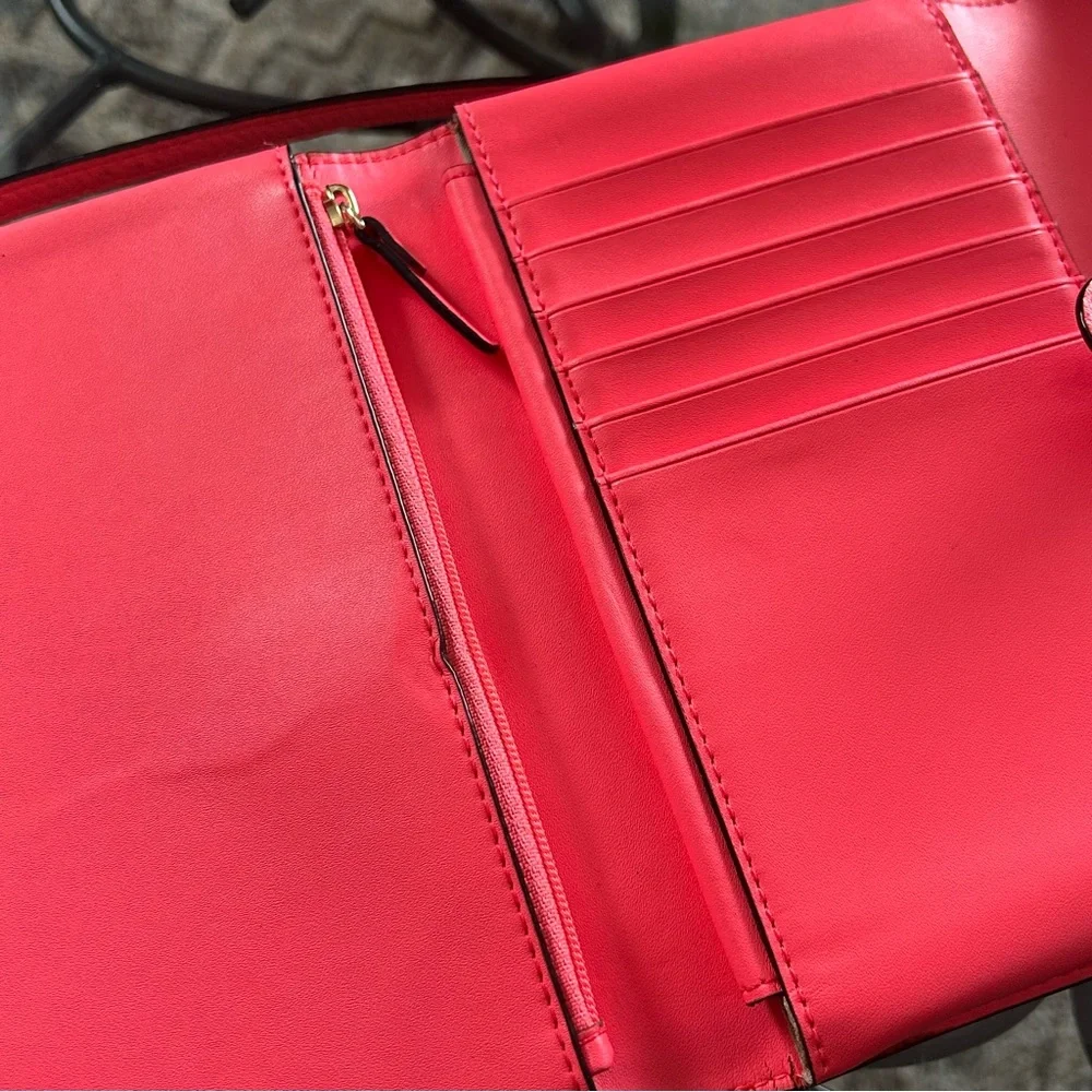 Kate Spade New York Winni Wakefield Lane Convertible Crossbody Wallet